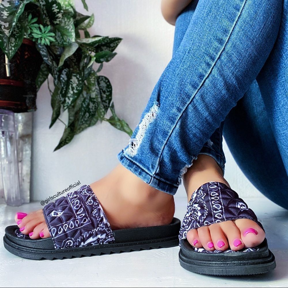 Black Bandana Pool Slide Sandal - Picture 2 of 5